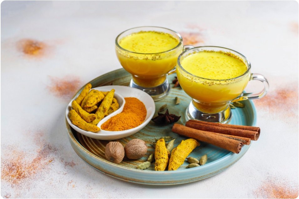 Turmeric root and golden milk for curcumin benefits